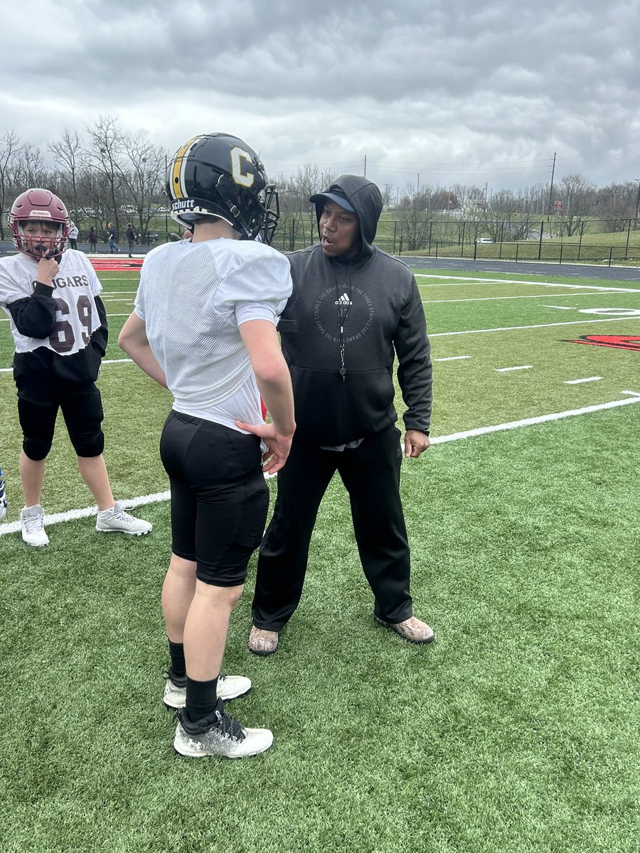 CoachBarnesGMS's tweet photo. Practice 1 in the books great work for players and staff. #now #Region3 #6Grade @GarrardFootball @GarrardMiddle @OfficialKYMSFA @AlPopsFootball @KYEXPOSURE @PrepRedzone @PrepRedzoneKY https://t.co/BTTVPIS7P5