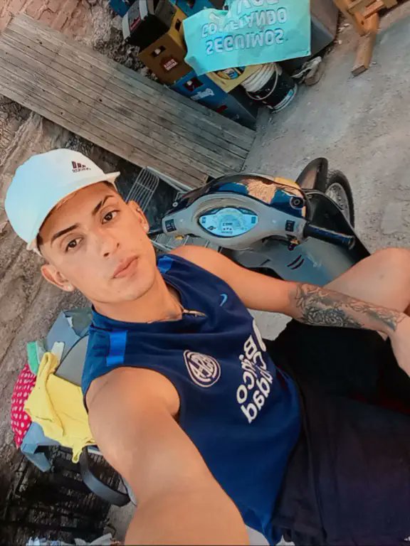 lucaolmoss_'s tweet photo. nose si tú m kieres pero estás detras d lo q te conviene .🎶💯 https://t.co/os13avbQHr