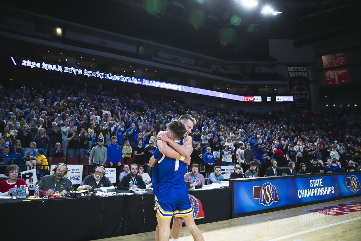 marcus_scheer's tweet photo. The range of emotions at state basketball...

@wahoopublic @TitanHoops160 @JB_Eagles #nebpreps https://t.co/xshTG6uOMu