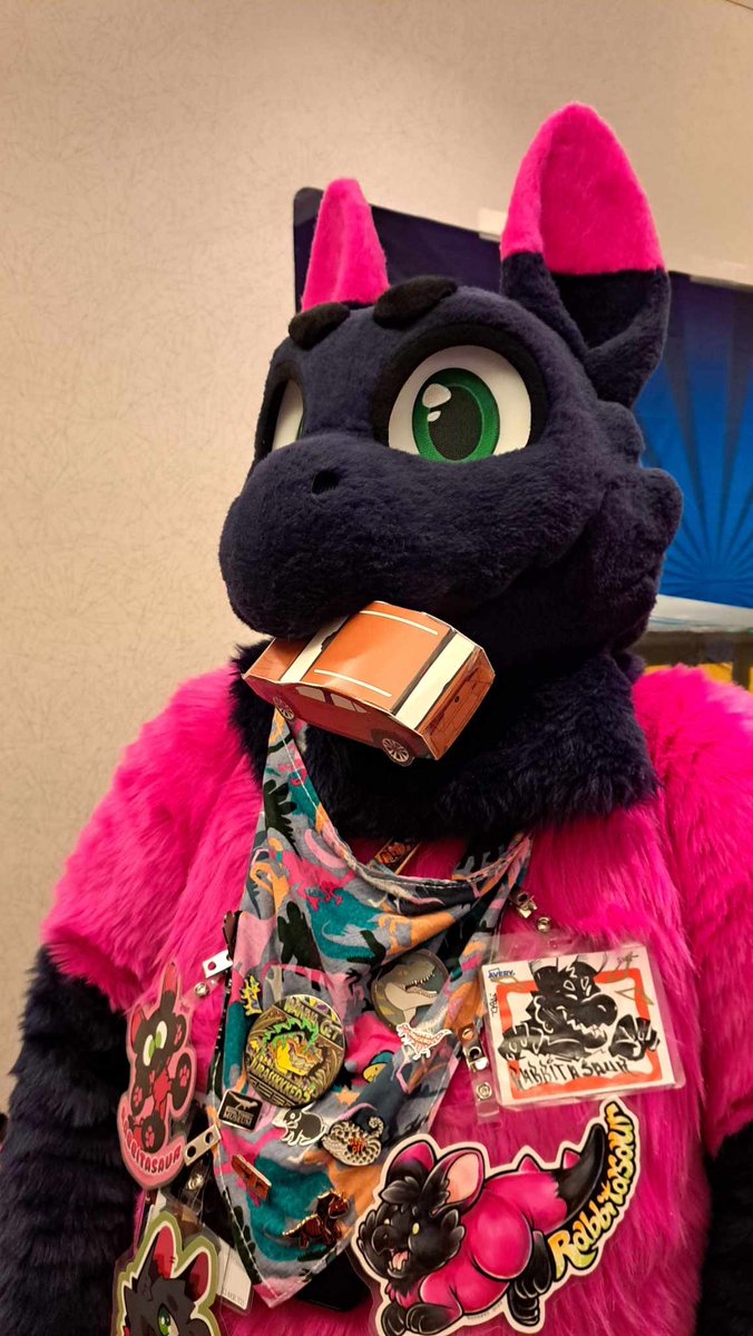 RabbitasaurIRL's tweet photo. @VancouFUR is going well I have been doing my best to say hi to all the critters of VF I miss so much!!
#vancoufur #fursuit #fursuiter https://t.co/x1a2HFivWK