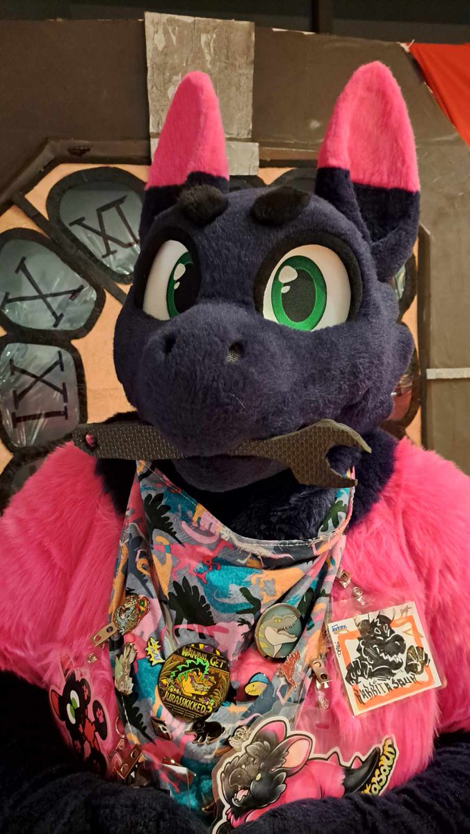 RabbitasaurIRL's tweet photo. @VancouFUR is going well I have been doing my best to say hi to all the critters of VF I miss so much!!
#vancoufur #fursuit #fursuiter https://t.co/x1a2HFivWK
