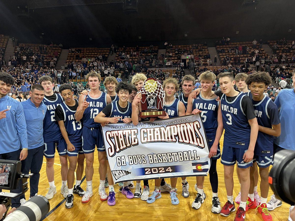 Congratulations to Valor Christian for winning the 6A boys basketball state title, and to ThunderRidge for finishing runner up #copreps 

📸: Jessica Maestas