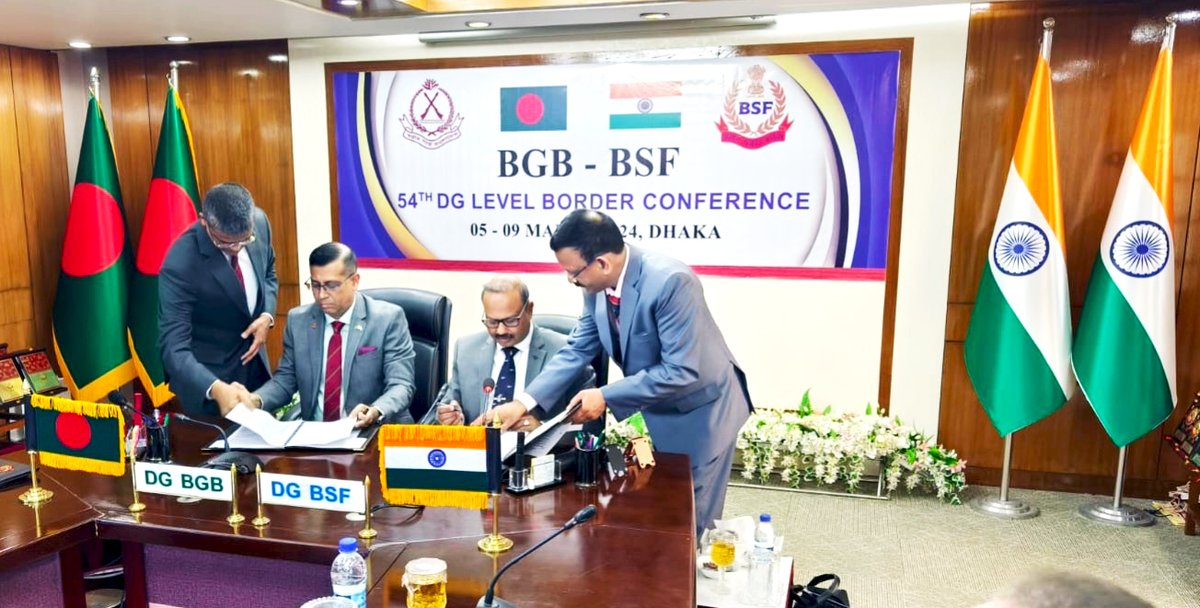 Shri Nitin Agrawal, IPS, DG BSF leads the way for stronger ties at #BSF_BGB_Conference2024. Indo-Bangladesh friendship prevails! #IndoBangladeshFriendship
