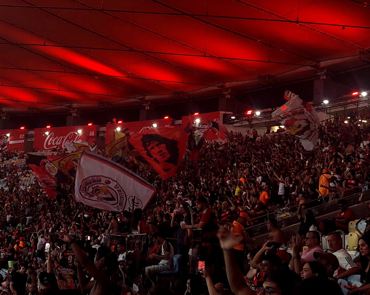 meldomengo's tweet photo. a maior e mais linda torcida do mundo! https://t.co/6yqaVmAKq5