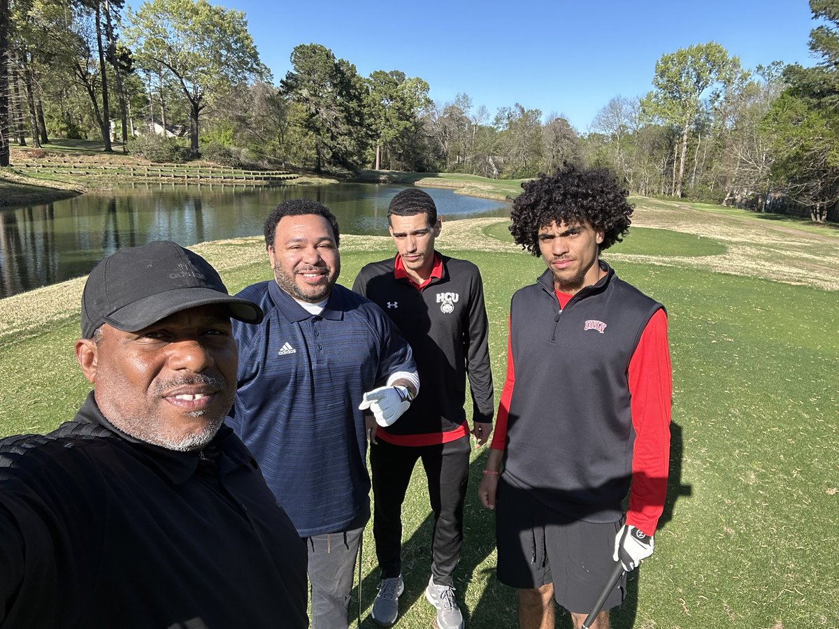 ocoliver5's tweet photo. Golfing ๐๏ธโโ๏ธ with my sons @Cam_oliver05 @___ReDD @jordannoliver Nothing better than spending quality time with your boys! Of course Big Daddy got that DUB ๐๐ฅโผ๏ธ๐ฅ๐ฏ#OLIVERSTRONG https://t.co/pC3T79j9fP