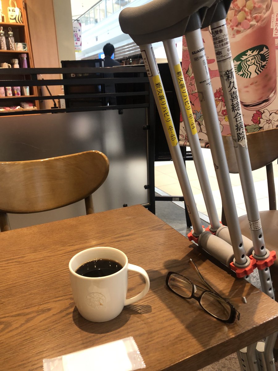 Beyoppy's tweet image. リアム・ギャラガー &amp;amp; ジョン・スクワイアが凄く良い。怪我を癒やしてくれる39分40秒。トレンドにはならないかもしれないけど。スーパーグループは期待が強すぎてガッカリすることが多いけど、これは愛聴盤になりそう。リアムは「リボルバー」に例えてだけど自分の印象は「The La’s」に近いかな。