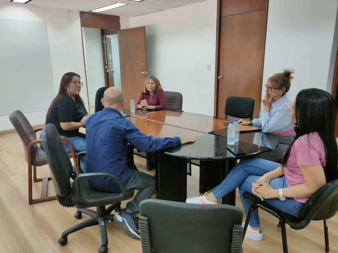 Este trabajo propone la construcción de una nueva estructura que evaluará, de manera integral, diferentes elementos y ofrecerá oportunidades de desarrollo de la carrera administrativa universitaria.

#YoSoyFtuv