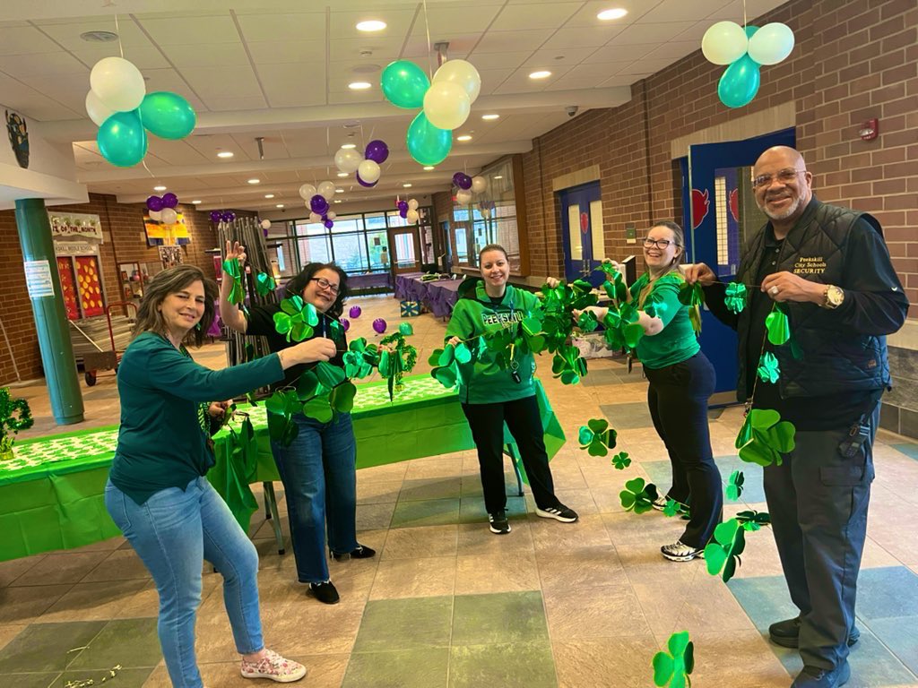 Ellen Hackett tweet media