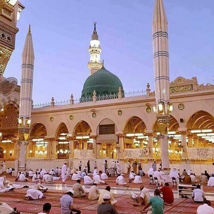 نبیﷺ نے فرمایا🌹🍃 'خوش ہو جاؤ، کہ اللہ نے آسمان کے دروازوں میں سے ایک دروازہ کھول دیا ہے؛ اور فرشتوں کے سامنے تم پر ناز کرتے ہوئے فرما رہا ہے: کہ دیکھو میرے بندے ایک نماز پڑھ چکنے کے بعد (کتنی بے تابی سے) دوسری نماز کا انتظار کر رہے ہیں!' (صحيح الترغيب : 445 )🌹🌴