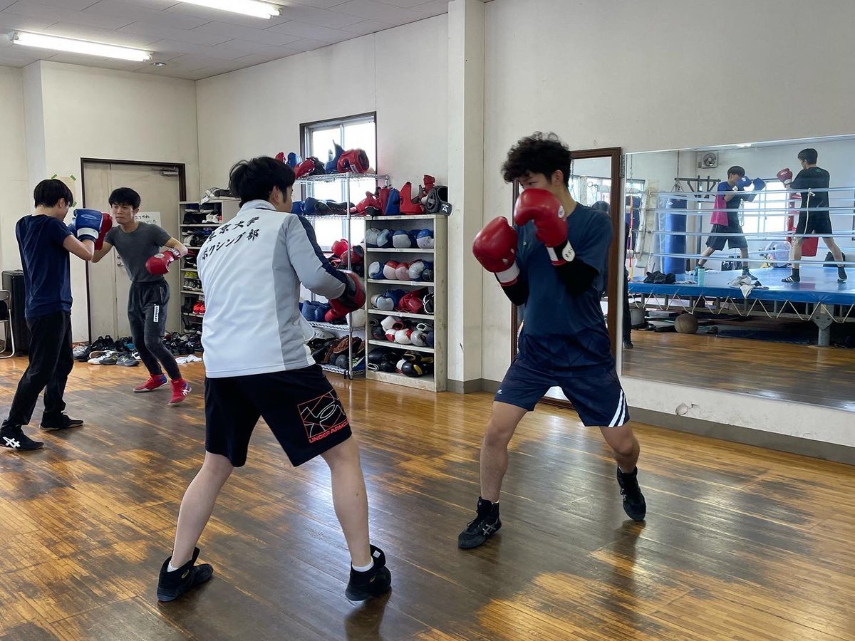 utboxing tweet picture