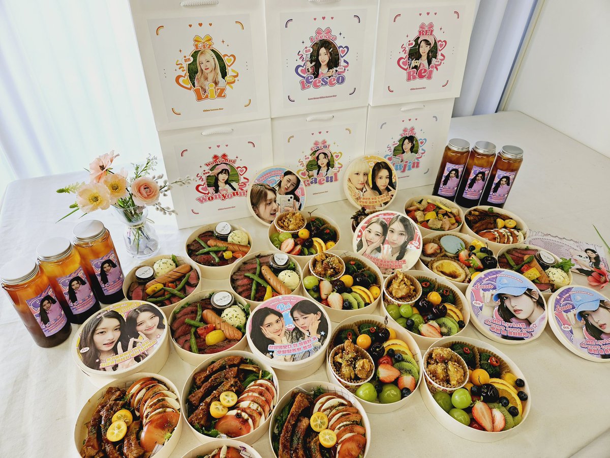 Hello33leeseo's tweet photo. 🐯

China Leeseo Bar오늘 회사의 허락으로 멤버들에게 도시락 서프트를 준비했습니다,멤버들 잘 먹고,콘서트 아이팅 

#IVE #アイヴ #아이브
#LEESEO #イソ #이서 https://t.co/8w36ppha1v