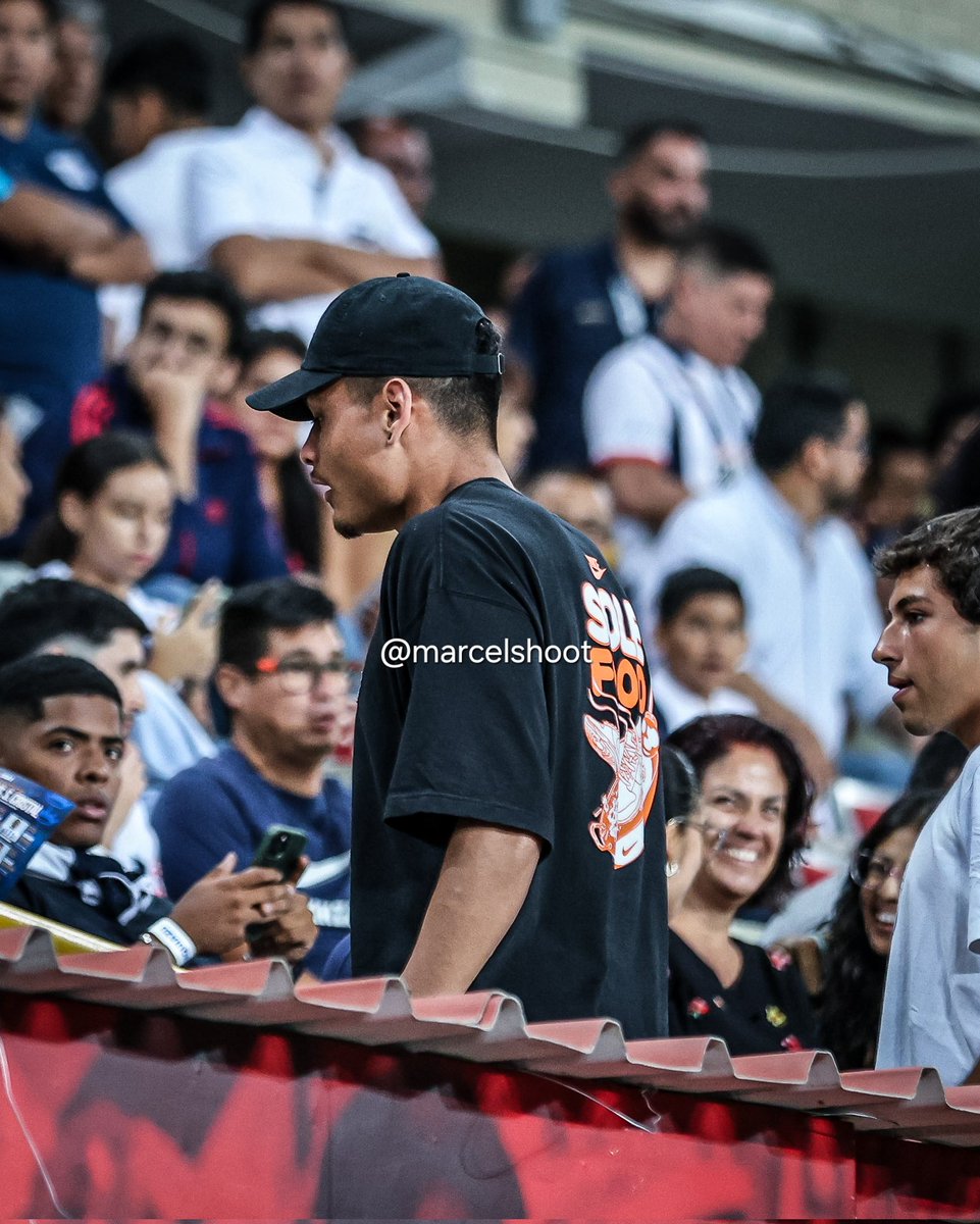 Jeriel de Santis presente en el estadio Nacional en el duelo entre Alianza Lima vs Sporting Cristal por la Liga1.

📸 <a href="/marcelshoot/">Marcel Sandoval</a>

#alianza #alianzalima #alianzavscristal #Cristal #jeriel #jerieldesantis #Cauteruccio #marcelshoot