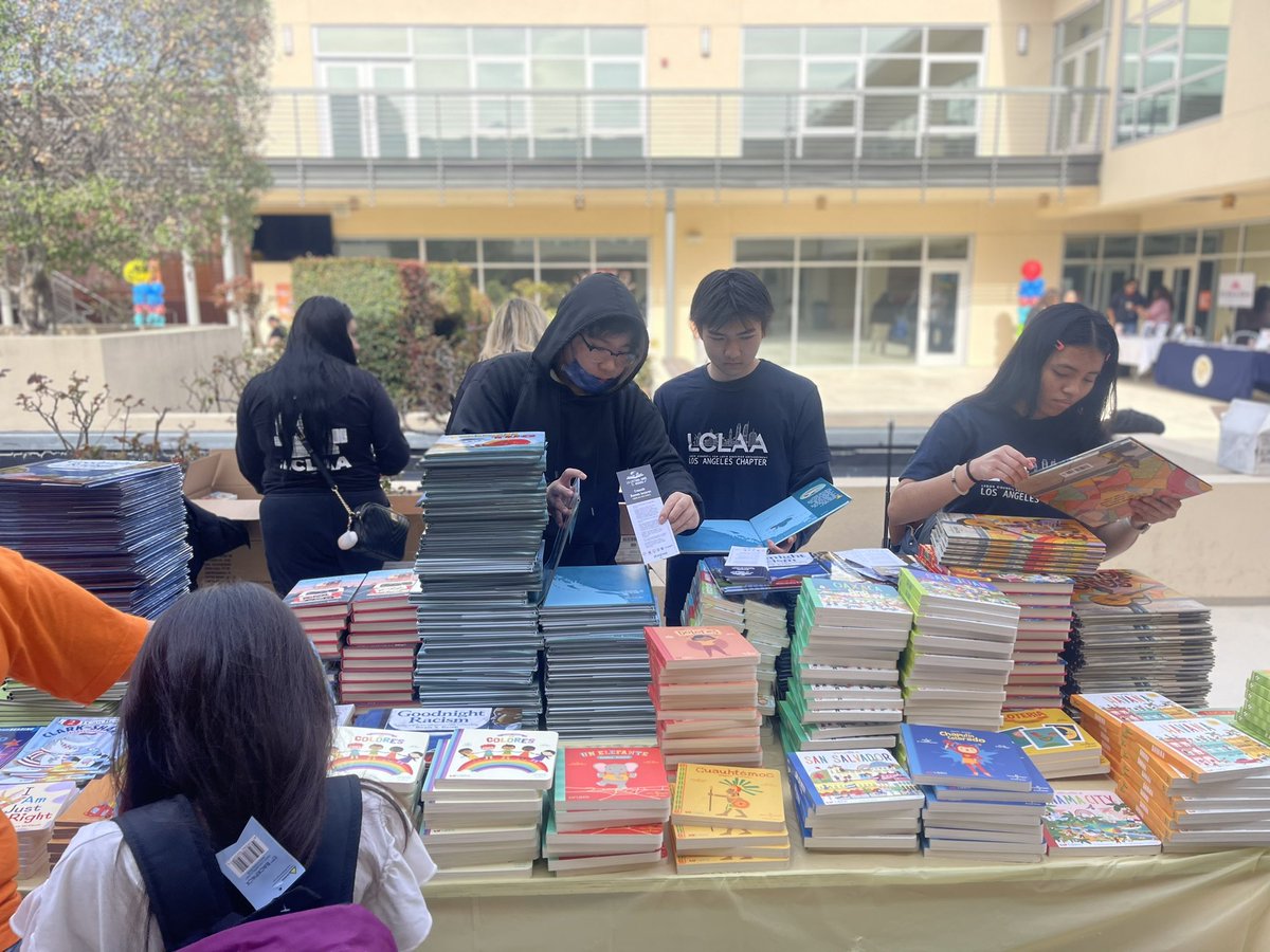 profe_c's tweet photo. The CA Together We Rise Citizenship Clinic &amp; Reading Opens the Wold Community Fair. #RealSolutionsForKids @AFTunion @FirstBook https://t.co/hkD0OVaOcW