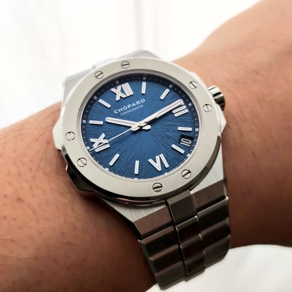 おはようございます😊
今日は修理から帰ってきたアルパインイーグルでお出かけ🚙

#アルパインイーグル
#Chopard
#腕時計好きと繋がりたい