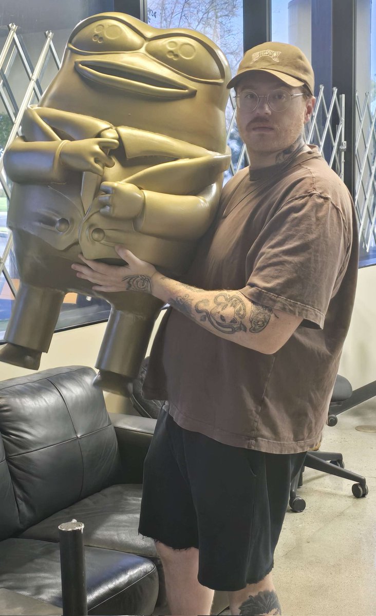 PaymoneyWubby's tweet photo. I'm stealing this and if anyone tries to stop me I will get physical thanks for having me @LudwigAhgren https://t.co/xcOa4fdfWj