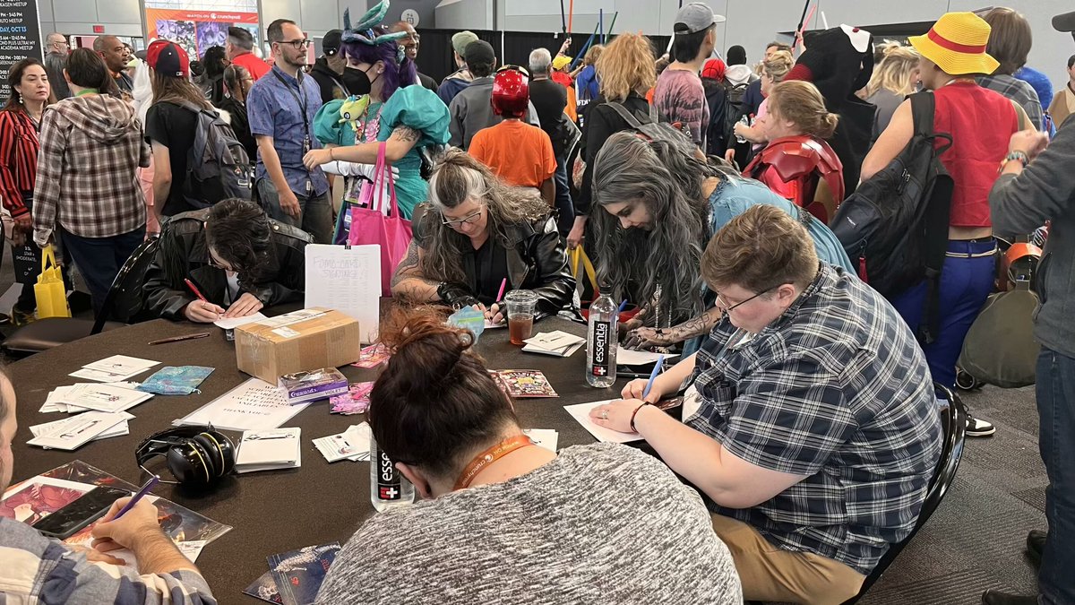 achmonomer's tweet image. #ThankYouOFMD for bring the wonderful people together! I don’t really know anyone from the fandom personally (shy&amp;amp;cultural barrier still there) but I love the vibe! Best decision I made was to check out the NYCC meetup and Rhys’s show. #LongLiveOFMD #OurFlagMeansDeath