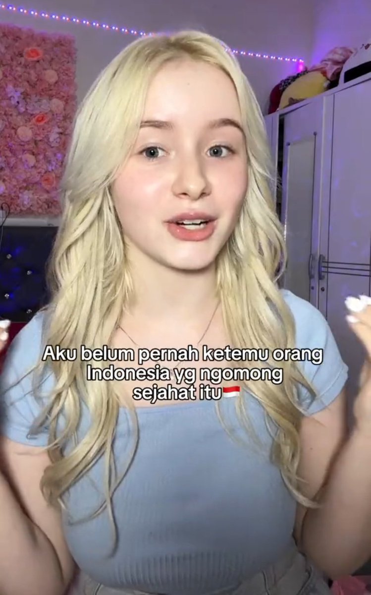 Mawar7719's tweet photo. BULE INI BERCERITA ADA ORANG YANG NGOMONG SEJAHAT ITU SAMA KELUARGA NYA https://t.co/uzmc45hnVP