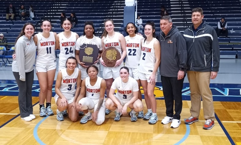 MCAthletics1924's tweet image. Region IV champs in women's 🏀 for fourth straight year!