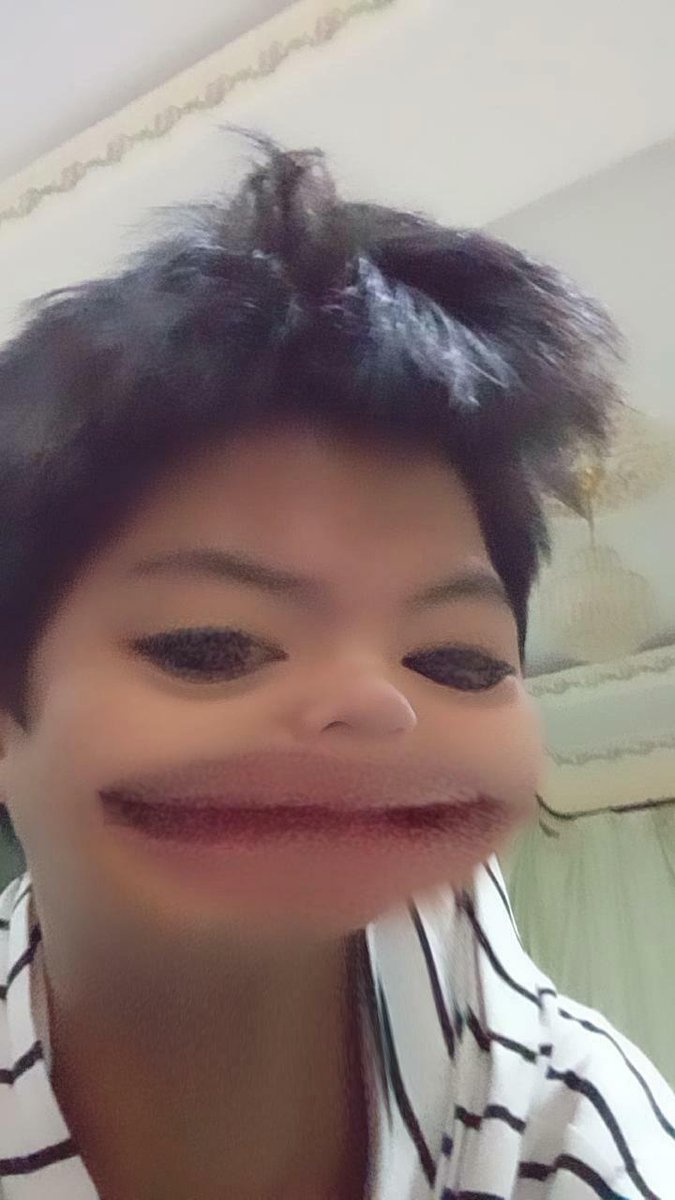MoeVelery's tweet photo. We're both just awake and he's sending me his face that just awake first, and I sent mine too🤣 https://t.co/nOWpY7SB49