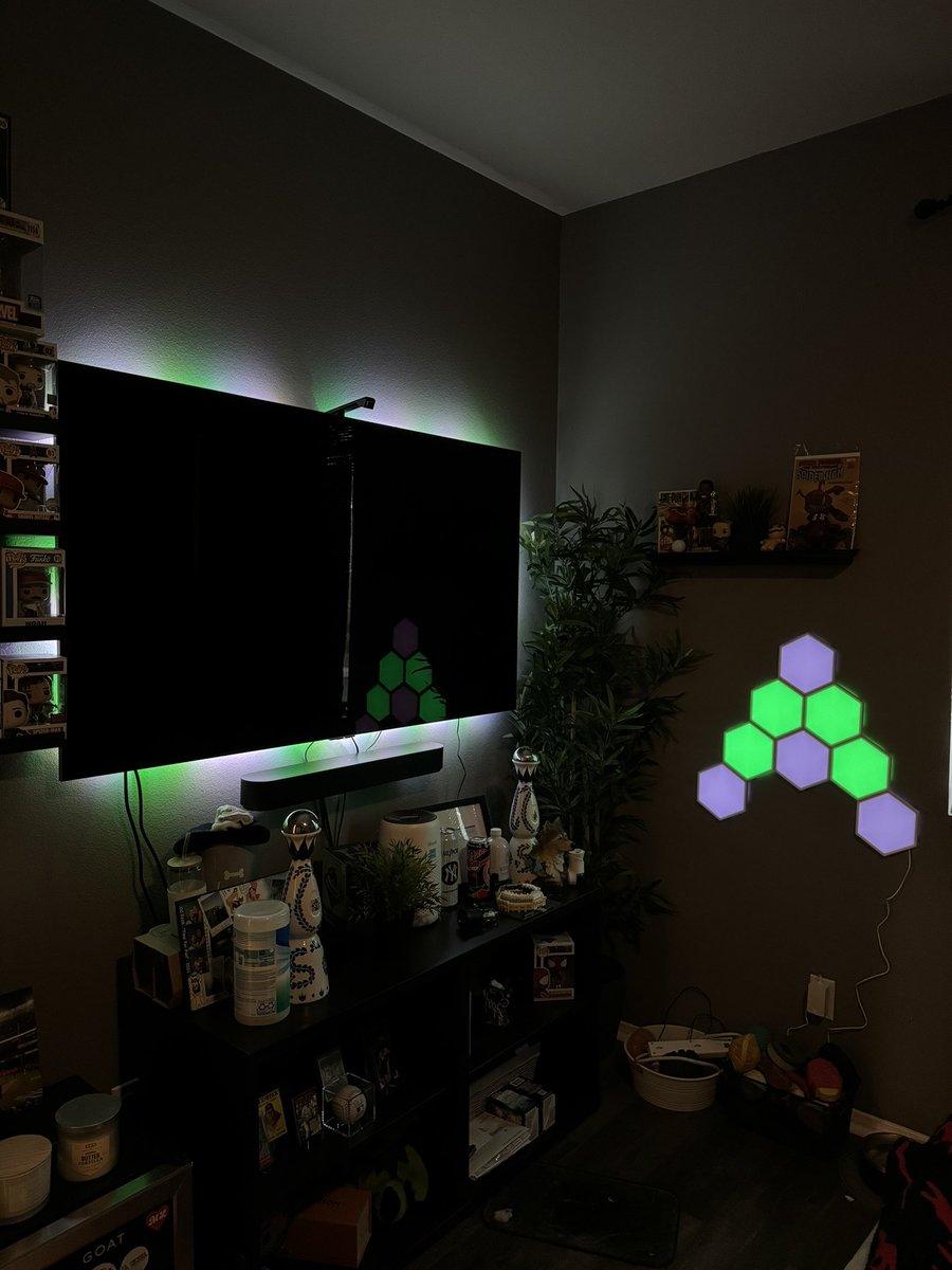 _Arognt's tweet photo. Newest additions to the stream setup! https://t.co/NIxA1a95g3