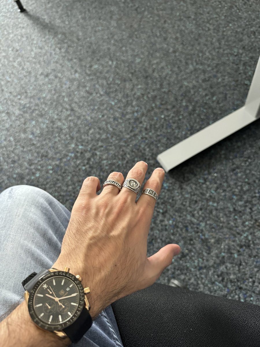 Hei 🗡️ tweet media