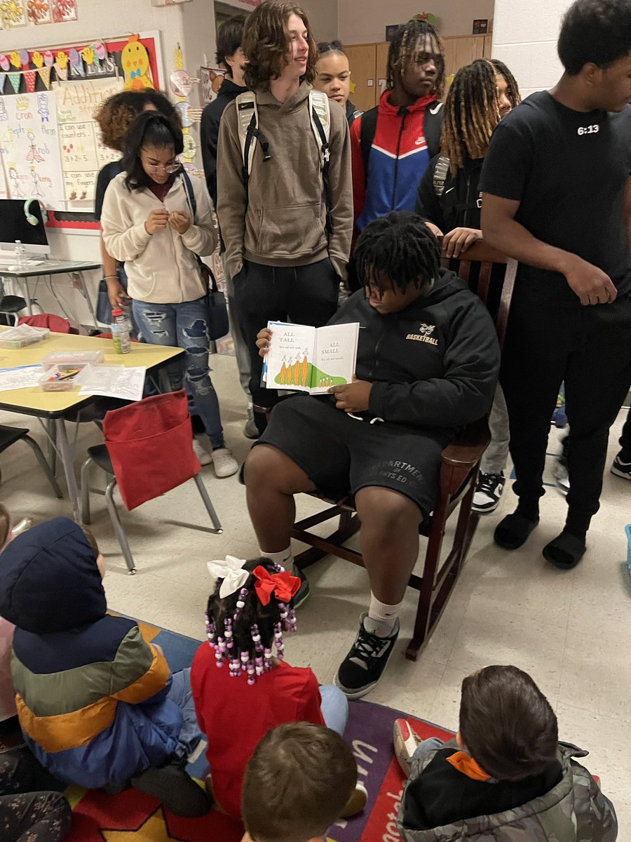 What a blessing to have such a wonderful group of scholar athletes come and read to my class… the best blessing to come of it was that a few were my past Kindergarten students!! This is my “why” for teaching 🥰#wearercstn #wearecves #crestviewblessed
