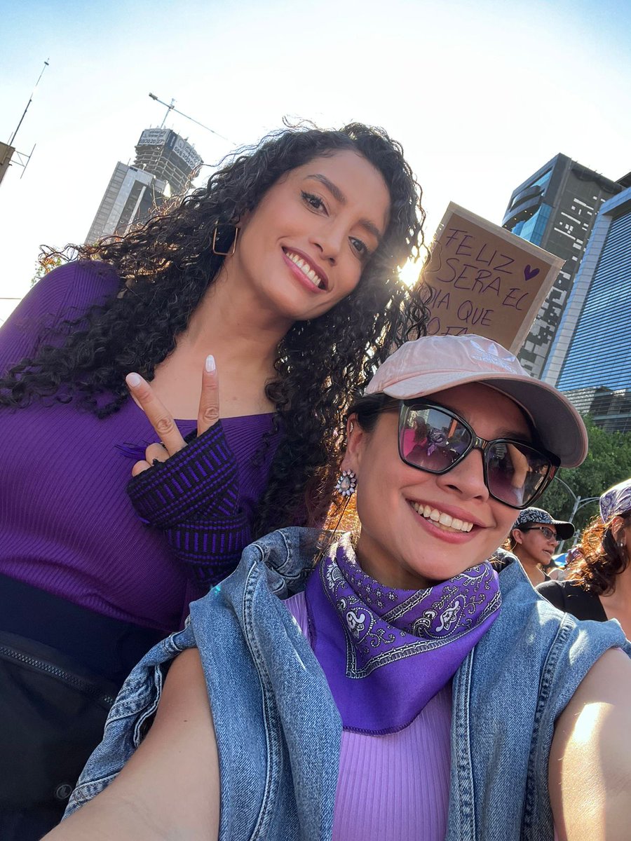 EdnaDiazMx's tweet photo. #8M2024 Salí a las calles al igual que millones de mexicanas 💜 en todo el país 🗣️ para visibilizar y exigir un alto a la Violencia.
En 2023, los datos son duros y estremecedores: 
❌ 827 casos de feminicidios en el país.
❌ 2 mil 581 homicidios dolosos en contra de mujeres... https://t.co/Dk90tTWFYm