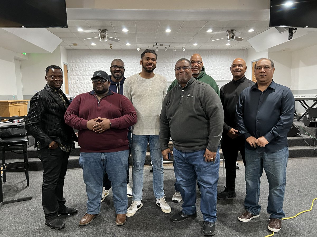 SendPhilly's tweet photo. Great start to the Send Philly City Wide Residency. Great dialogue around calling and the need for church planting in cities. Pray for this cohort. Let’s Go! #sendphilly #churchplanting #sendnetwork @NAMB_SBC https://t.co/1zZualiq4u