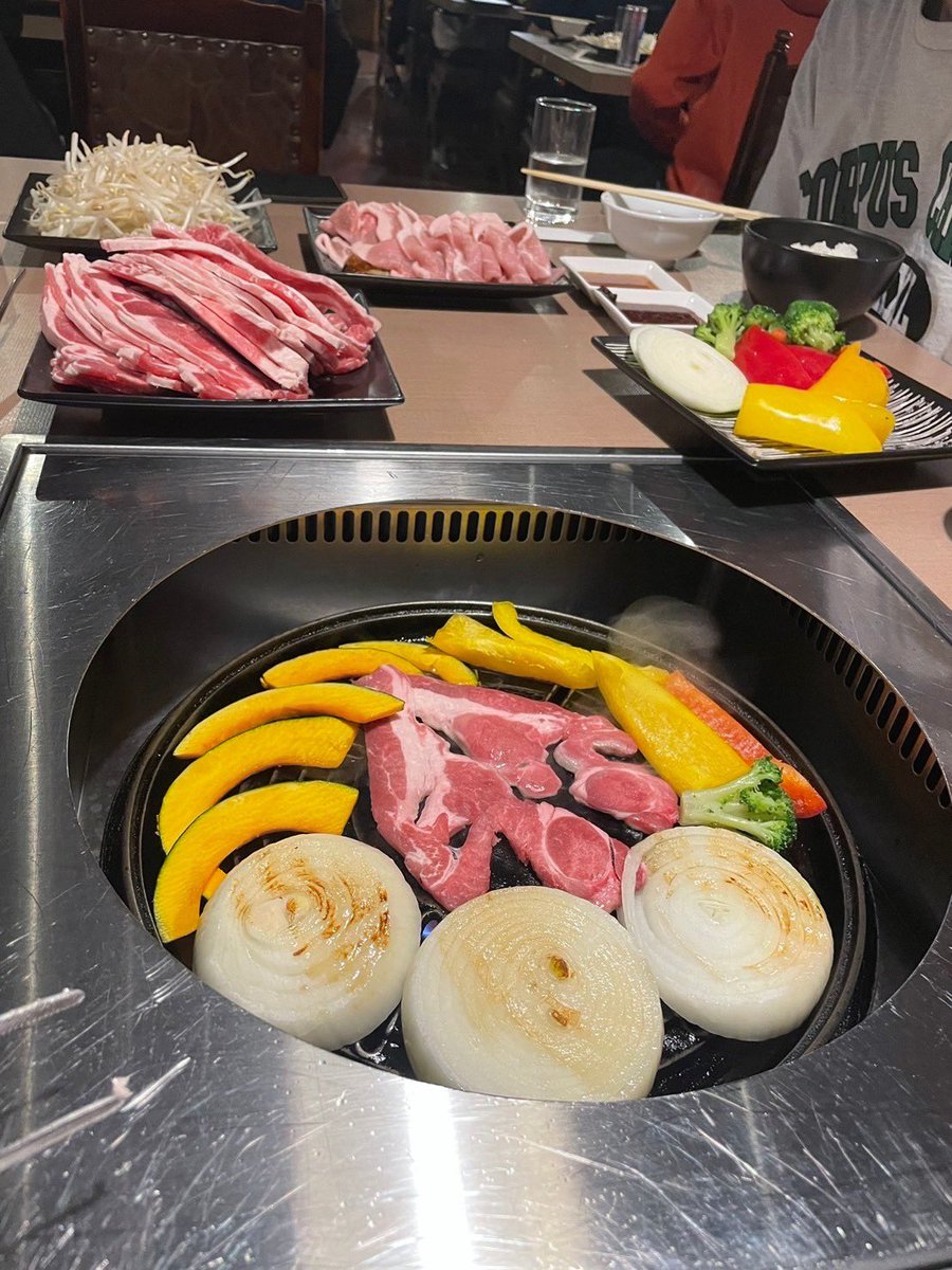 tusBLITZ's tweet photo. 前部長が千葉県6位で予選を通過し、全日本に出場してきました！北海道のルスツリゾートを満喫してきました！笑

#春から理科大
#基礎スキー
#スキーサークル
#東京理科大
#新歓 https://t.co/WdhUVHGYz0