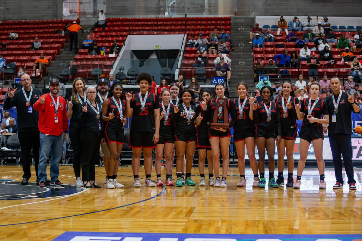 BloomingdaleGBB tweet media
