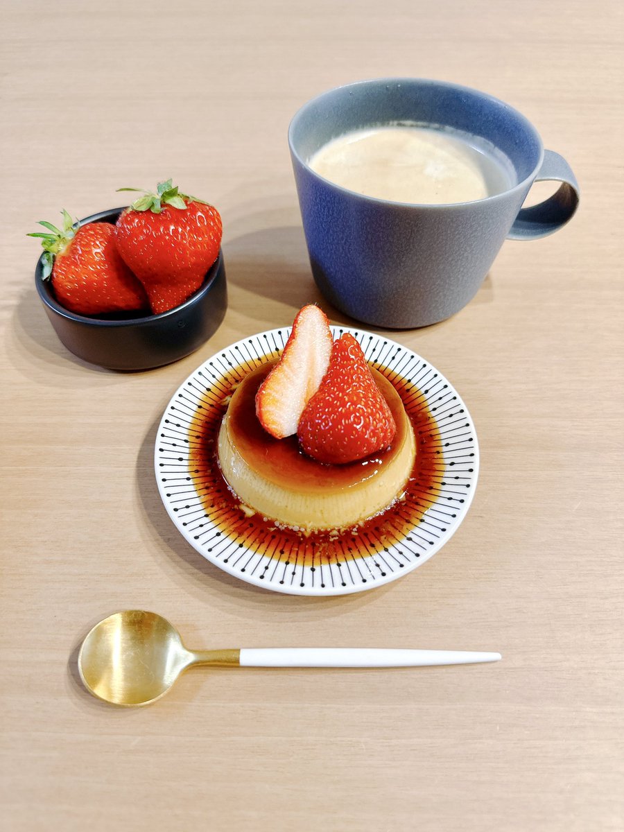 stackingnote's tweet image. お久しぶりです☀️
　
1月下旬に無事出産しました👶🏻
気づけばもう1ヶ月過ぎてました💦
　
里帰りも終えて久しぶりに夫がプリン🍮のいちご添えを作ってくれました🍓
　
コーヒーはエクセルシオールブレンド🫘
　
久しぶりで美味しい😋
　
今日もステキな1日を🎵

#おうちカフェ
#coffee
#excelsior