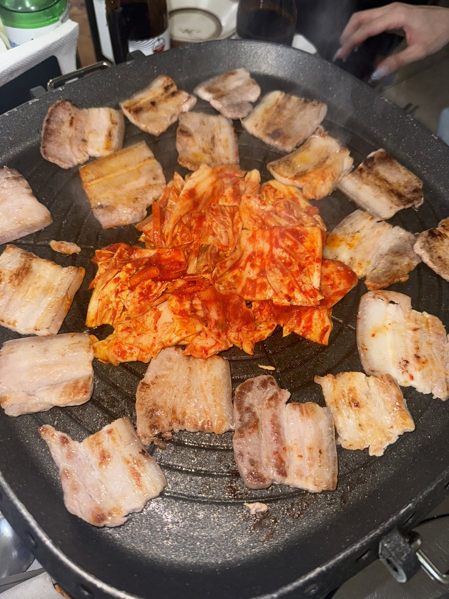 BamBam1A's tweet photo. sorry Monterrey but i can't wait anymore😫😂

삼겹살 in Monterrey https://t.co/wF6IZD2c4K