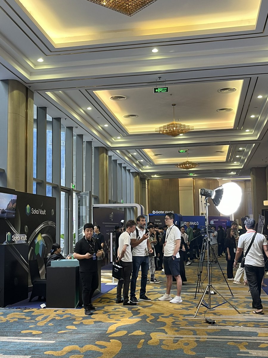 weave6official's tweet photo. Weave6 is making waves in Vietnam🇻🇳
Visit Weave6 at @SEABC2024 now!🚀
We are ready to explore, connect, and share insights about the limitless potential of omnichain assets💪🔥
#Weave6 #SEABC #Gateio $WX https://t.co/nSfoW0cB7j