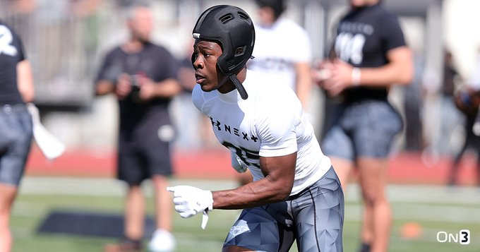 With a decision nearing, #UF is making a very strong case with 4-star WR Koby Howard. The #Gators hosted again on Saturday and certainly impressed. 'They’ve been doing a real good job of getting me there and are going to keep doing it.' STORY: on3.com/teams/florida-… (On3+)