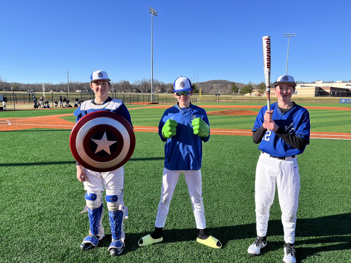 LeavenworthBas1's tweet image. JV Jamboree Players of the Day: Brayden Sheumaker, Mason Sheumaker and Carter Prost! Well done gentlemen! #SWWN #WeNotMe #C3S #EarnIt