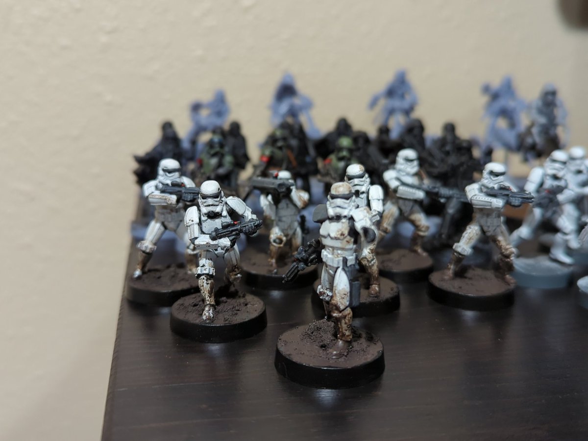 Finished up the first storm trooper squad for my wife's Starwars legion army. Difficult as hell to paint white but in the end I actually really like the result 0_0 #starwarslegion