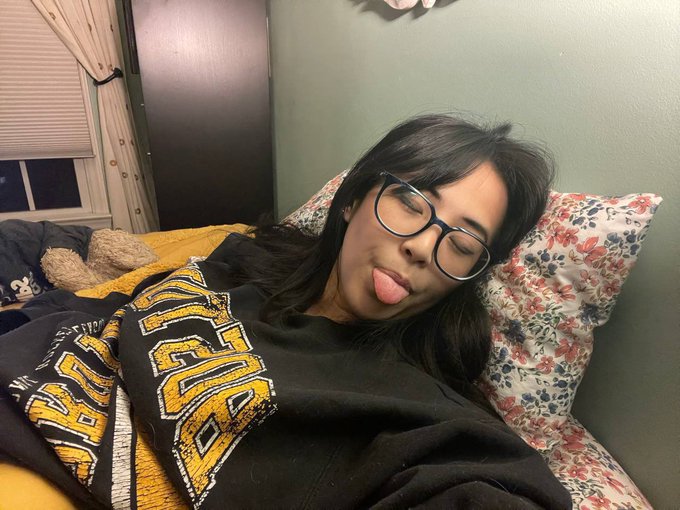1 pic. sending anime nudys to everyone who say "hi" ? (serious) https://t.co/Vl13q1ScIb