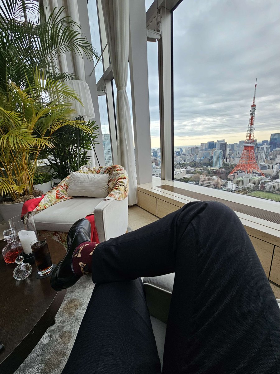 Merrydawg's tweet photo. Do you like my new socks? https://t.co/0jgrbrgRul
