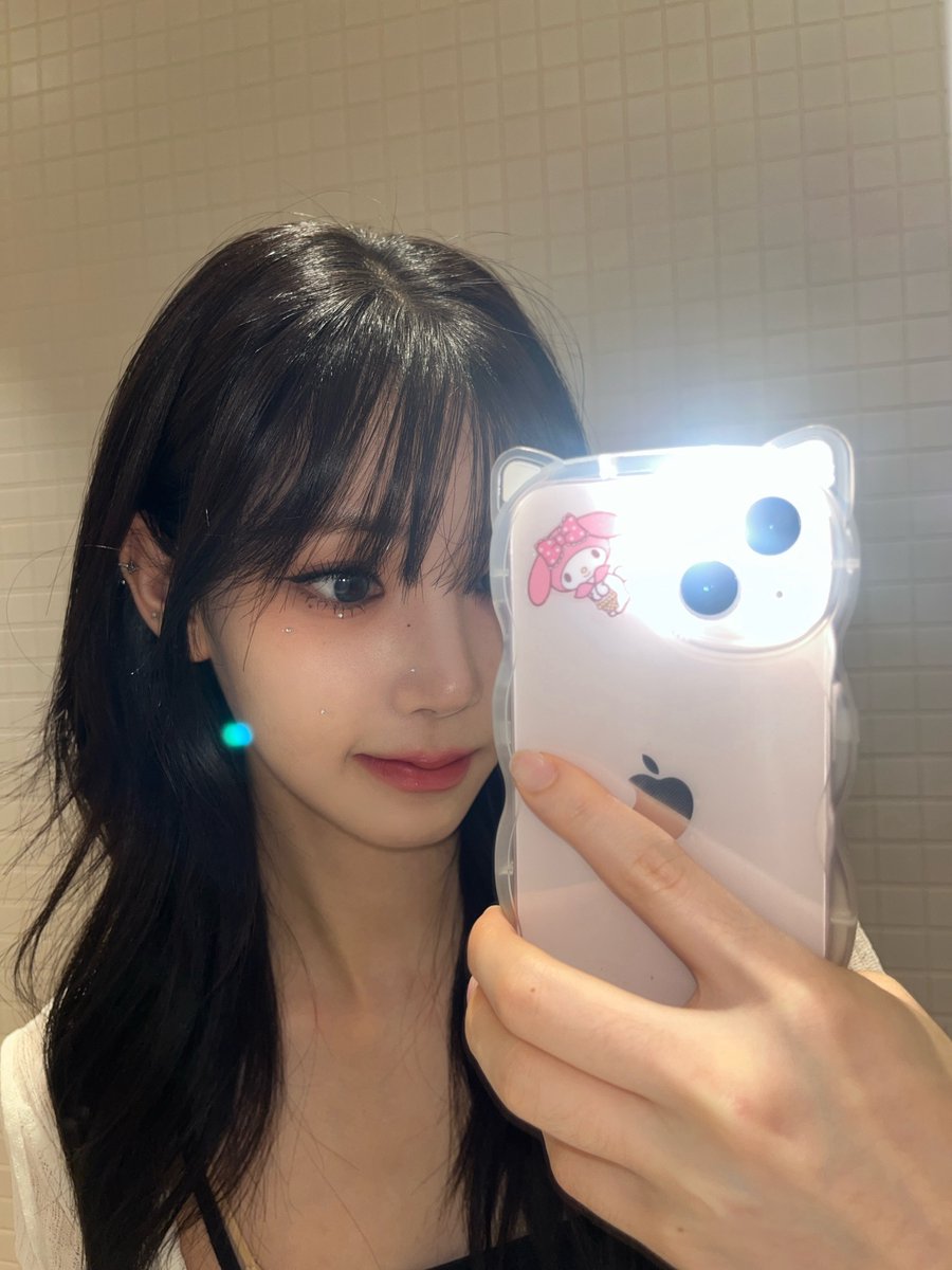 🪞🐈‍⬛ 

#tripleS #트리플에스
#NaKyoung #나경