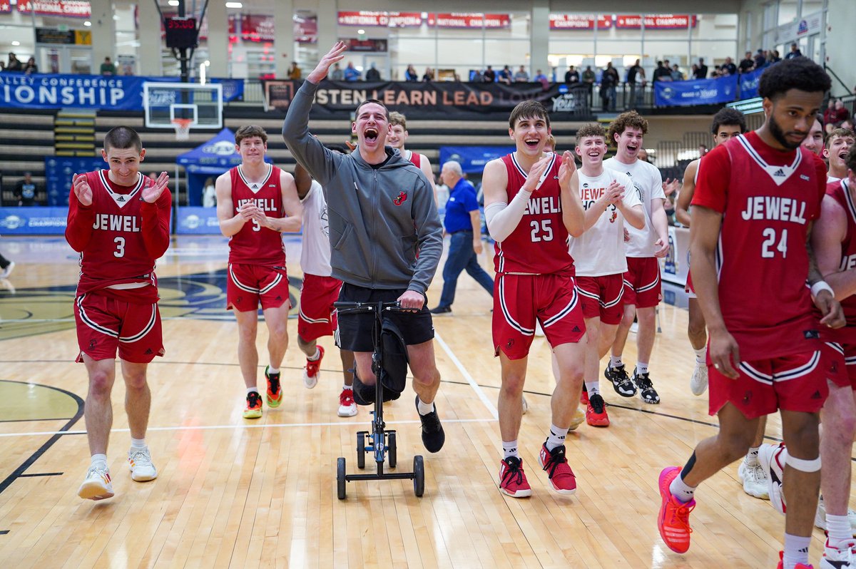 GLVCsports's tweet photo. @JewellHoops @JewellCardinals 🏆⛹️‍♂️ Upset ✅

#GLVCmbb | #GLVCchamps https://t.co/kVPRTcqyqA