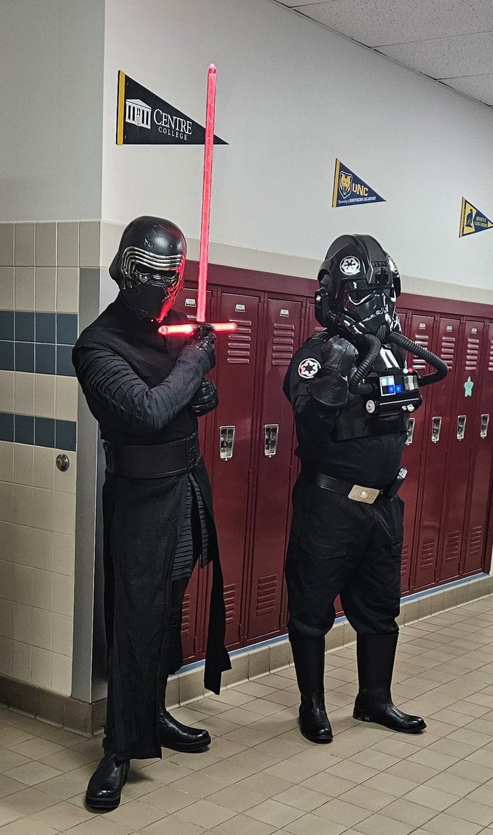 QianaPerry79's tweet image. SO...MUCH...FUN...@GCSDcommschools Spring Family Fest was IT!!!!! #TeamCommunity #TeamCommunitySchools #Family #Engagement #BetterTogether @GreeceCentral @GCSDsuper @Center4Youth so glad to be apart of such an amazing team. #GoTeam #MayTheForceBeWithYou #SmellsLikeTeamSpirit