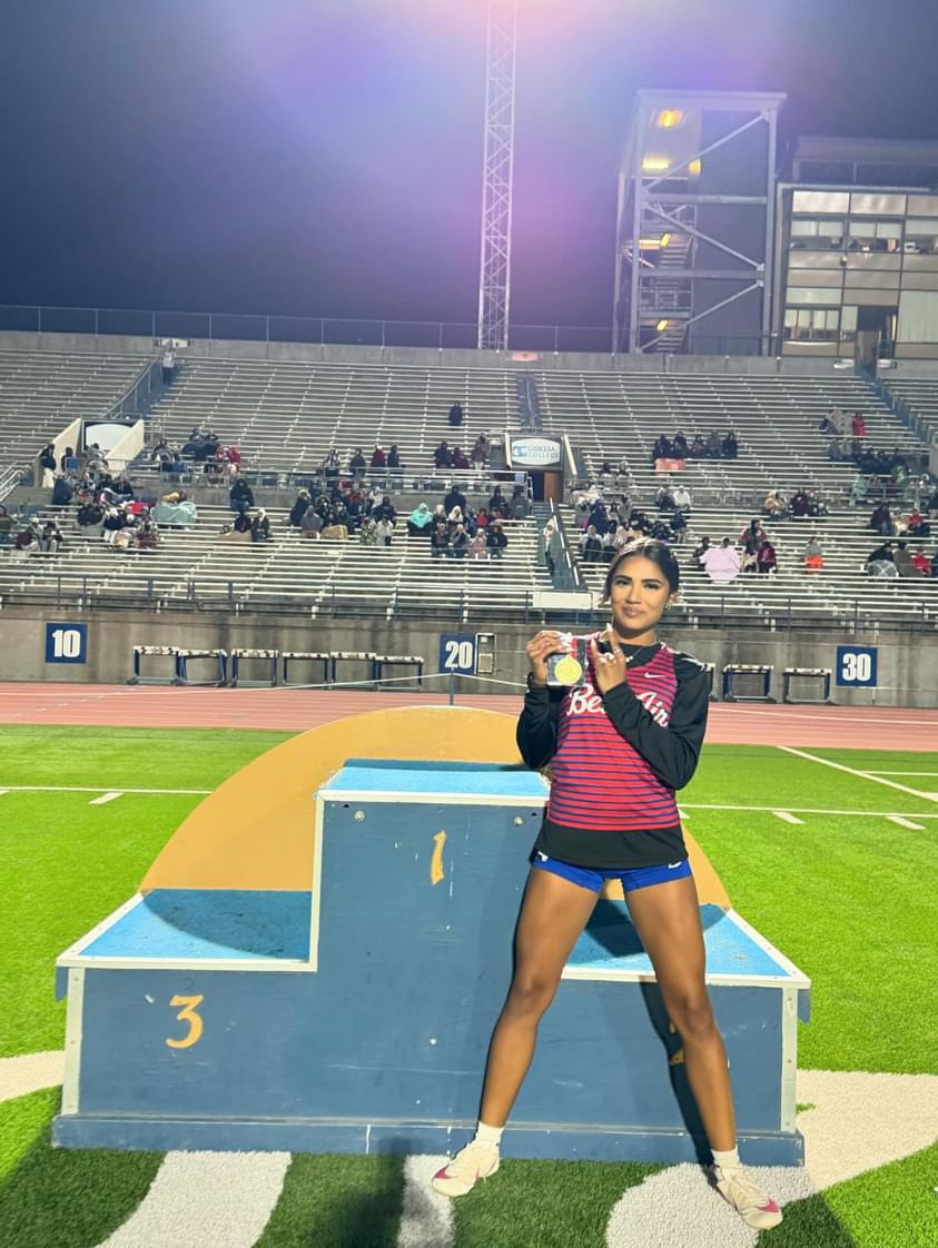 Big shoutout to Diego and @jbamarie_3 who competed well at the 80th West Tx Relays. Amarie finished 4th in the 100/1st in the 200 and Diego finished 1st in pole vault! @Fchavezeptimes @EPRunning @BelAirHigh
