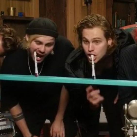 suddenly im a toothbrush