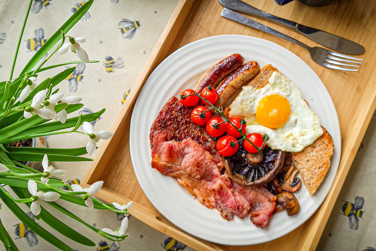 SolsgirthHomeF's tweet image. 🌼✨ Happy Mother's Day! ✨
👩‍👧‍👦 Give your mom the gift of a relaxing morning – let her enjoy a well-deserved lie-in today and surprise her with a special breakfast in bed.
Check out our store or visit our stall at our market today!
#MothersDay #BreakfastInBed #scotchmeat