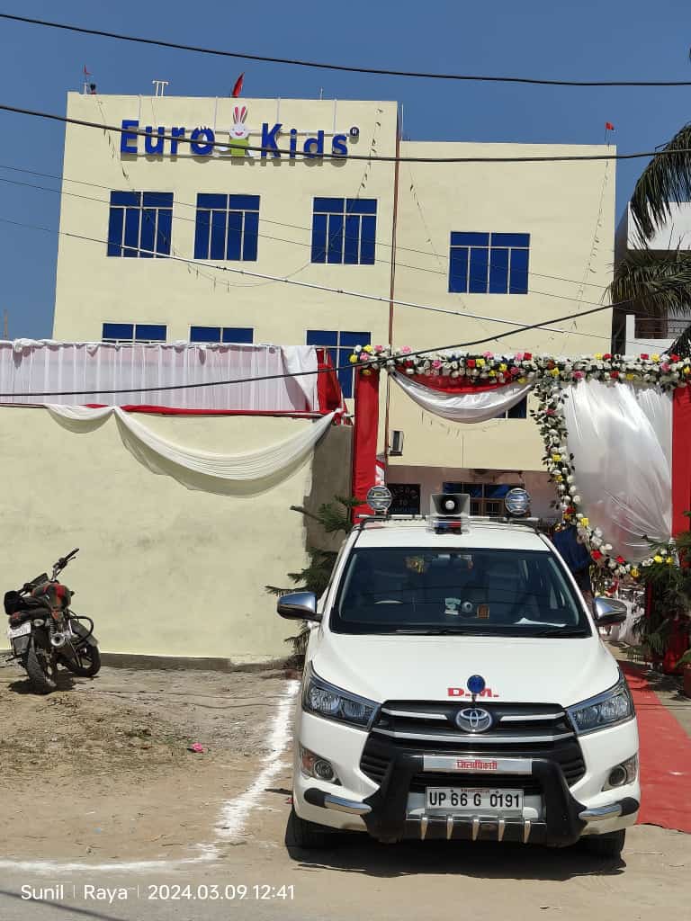 🎉 A new chapter for Bhadohi's future leaders! Thrilled to announce the opening of EuroKids Preschool, Civil Lines, with a special ribbon-cutting by IAS Vishal Singh. Here's to nurturing dreams and shaping tomorrow, together! 📚✨ #EuroKidsBhadohi #NewBeginnings #EducationMatter