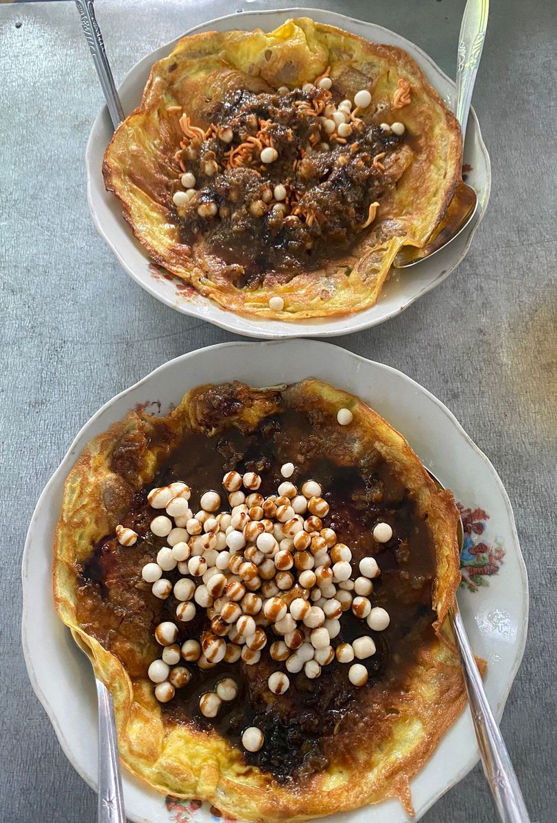 aku juga nyari martabak kaya gini di jember masih ganemu kalo di lumajang ada mbak it