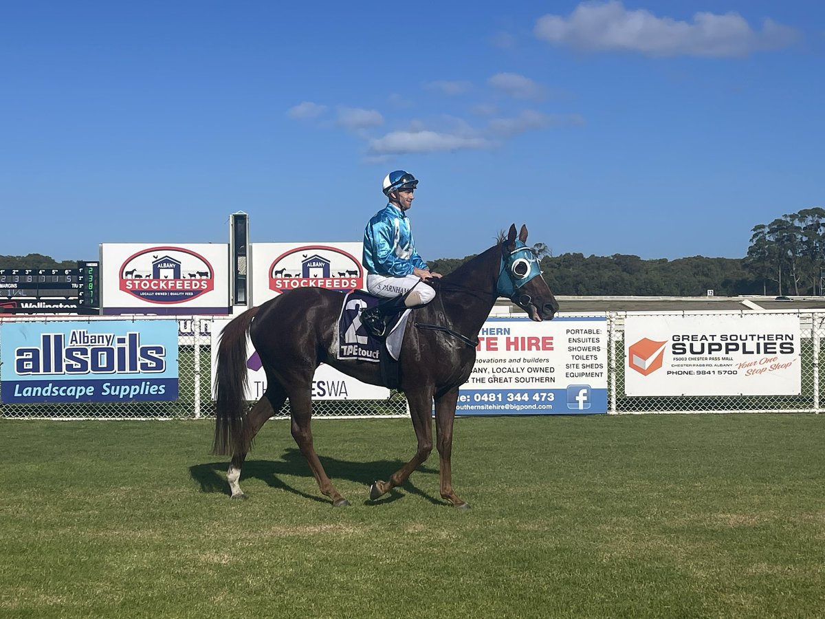 Esperance visitor Floppy takes out race five @AlbanyRacing with Steven Parnham aboard. 

Trainer Helen Harding brought just the one horse across on #BluffKnoll day but the trip was worthwhile.