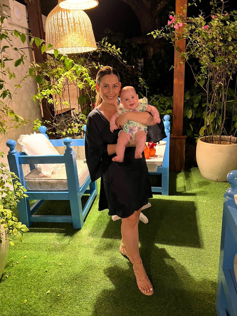 Wishing all the awesome mums out there a very Happy Mother’s Day. 🩷 Francesca could not be more proud of her talented, beautiful and wonderful Mummy! 🤍 Our rock for the past 7 months (and always really!) 🫶🏽 🌍 @MissB_EduTeach