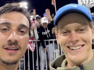 zazoomblog's tweet photo. Sinner e Sonego se la ridono dopo la vittoria in doppio a Indian Wells: l’intervista è divertente - #Sinner #Sonego #ridono #vittoria https://t.co/DPpvELhU5X https://t.co/76xnY3wxjD