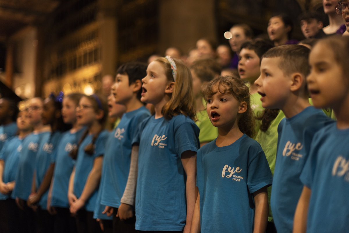 Farnham Youth Choir tweet media